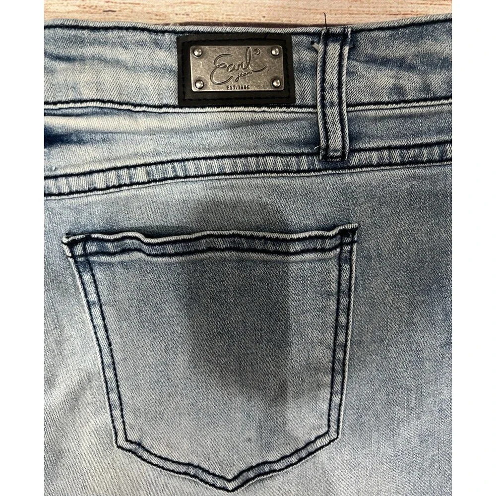 Earl Jean mid-rise denim shorts with blue floral embroidery and a frayed hem 12